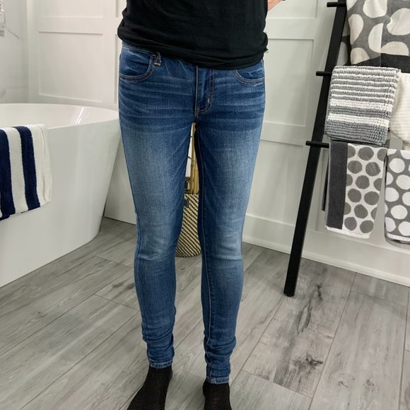 American Eagle Jeans/Jeggings - Picture 1 of 4